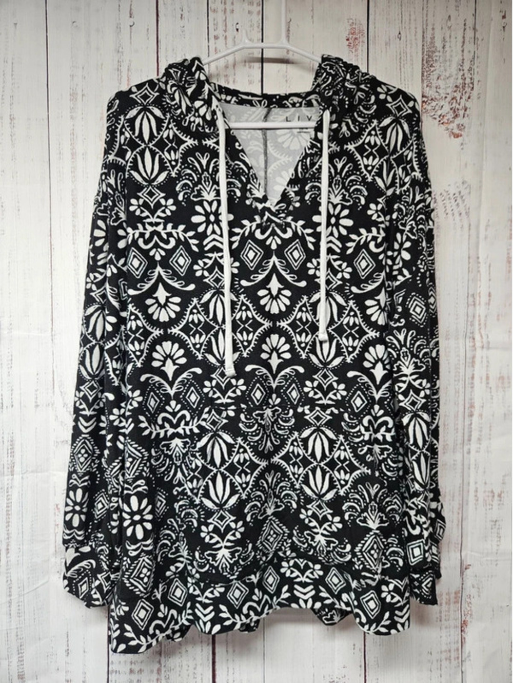 Livi Lane Bryant Womens 14/16 Black White Boho Print Hooded Tunic Pullover Top